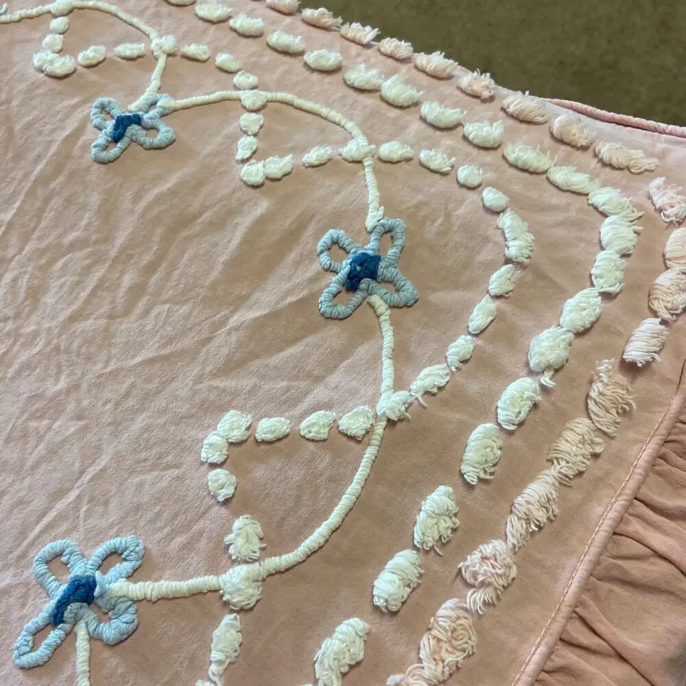 Vtg Cabin Crafts Needle Tuft Chenille Bedspread Full Size Ruffle Pink Floral